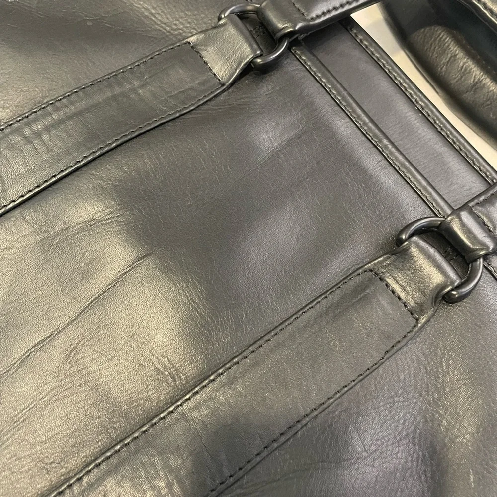Winn International Black Leather Briefcase with Crossbody Detachable Str…